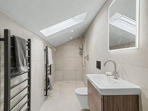 En Suite- click for photo gallery